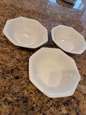 Johnson Bros. Heritage White set of 3 coupe cereal bowls octagon shape bead